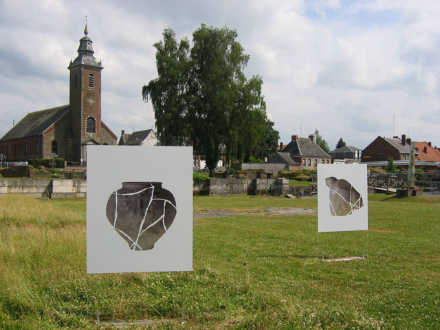 Installation sur le site de Bavay 2 © photo Anna Solé